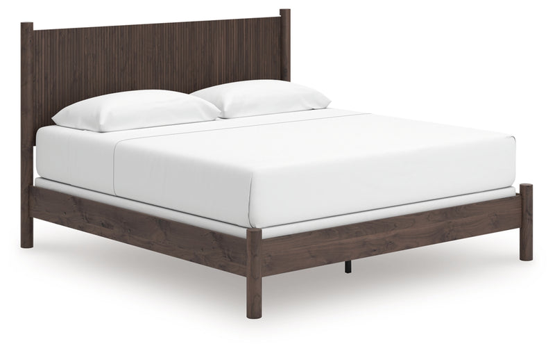 Pamytta Queen Panel Bed (Bed Size: King)