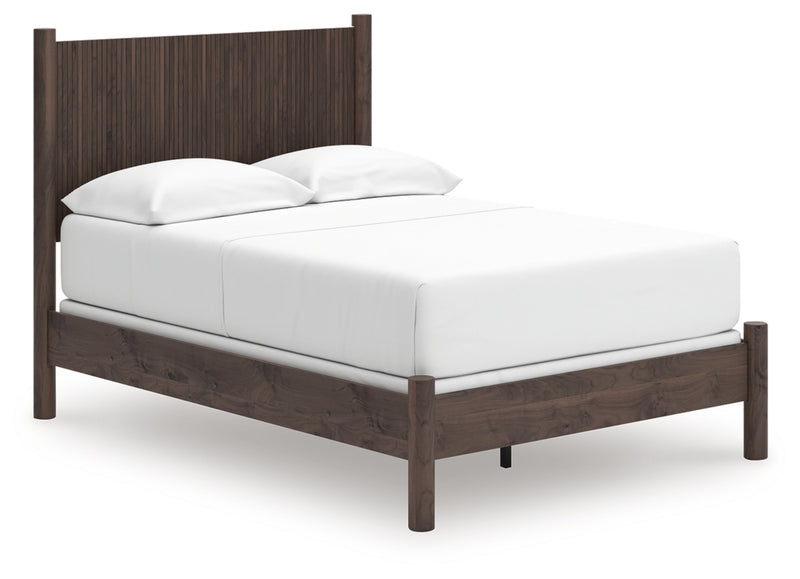 Pamytta Queen Panel Bed (Bed Size: Full)