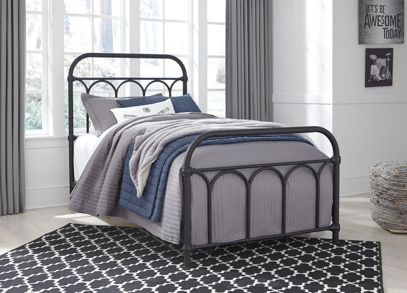 Nashburg Queen Metal Bed (Bed Size: Twin)