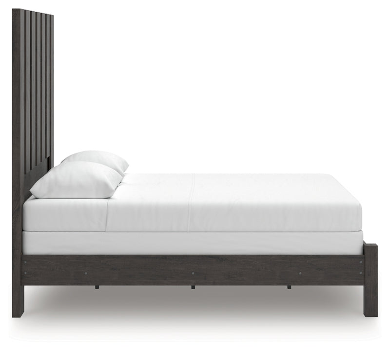 Fraluna Queen Panel Bed (Bed Size: Queen)