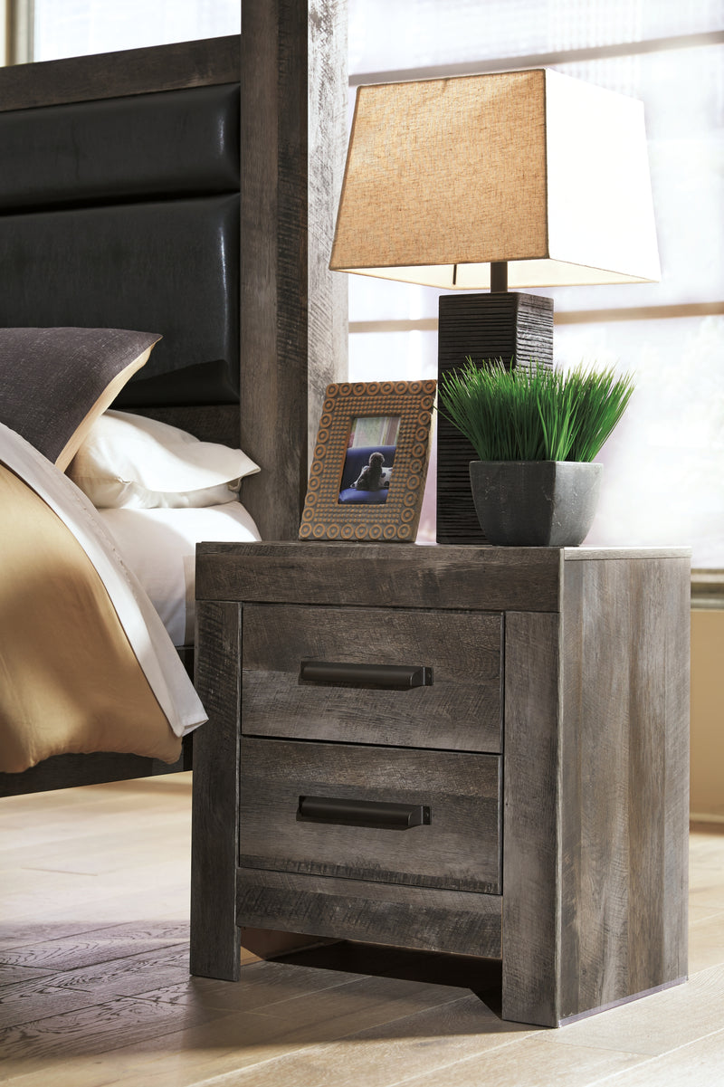 Wynnlow Queen Panel Bed and Nightstand