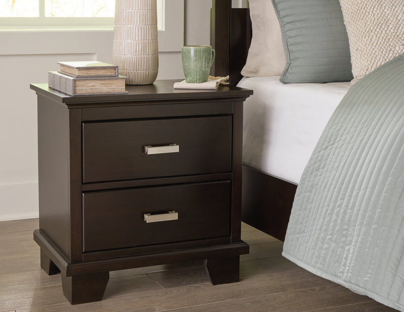 Covetown Queen Panel Bed and Nightstand