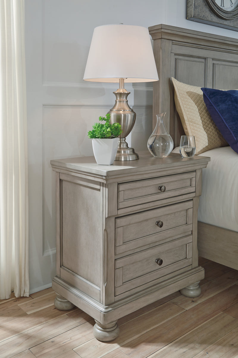 Lettner Queen Panel Bed, Dresser, and Nightstand