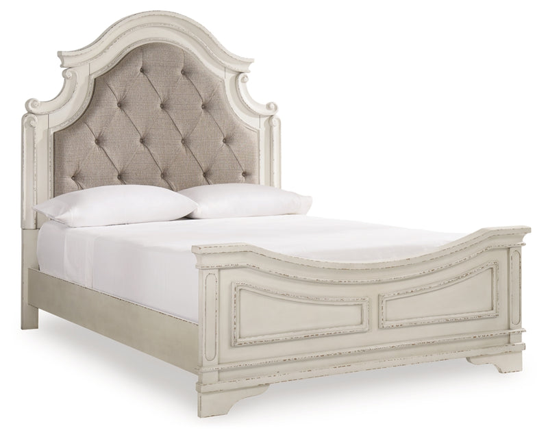 Realyn Queen Upholstered Panel Bed (Bed Size: Queen)
