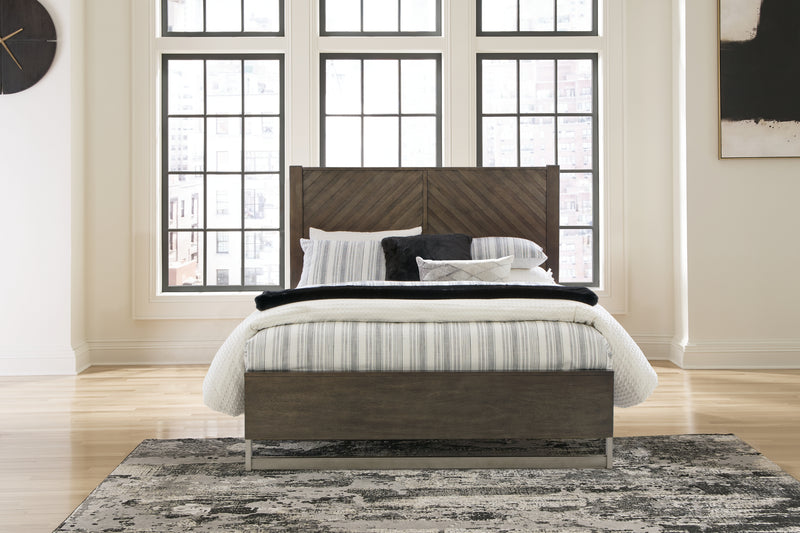 Arkenton Queen Panel Bed (Bed Size: Queen)