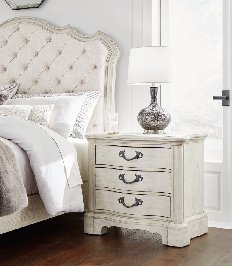 Arlendyne King Panel Bed and 2 Nightstands