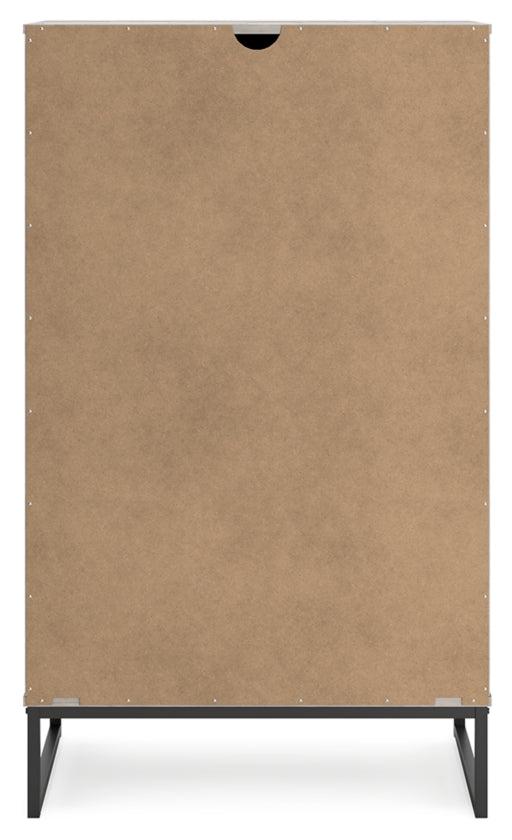 Neilsville Queen Platform Bed, Dresser, Chest and 2 Nightstands